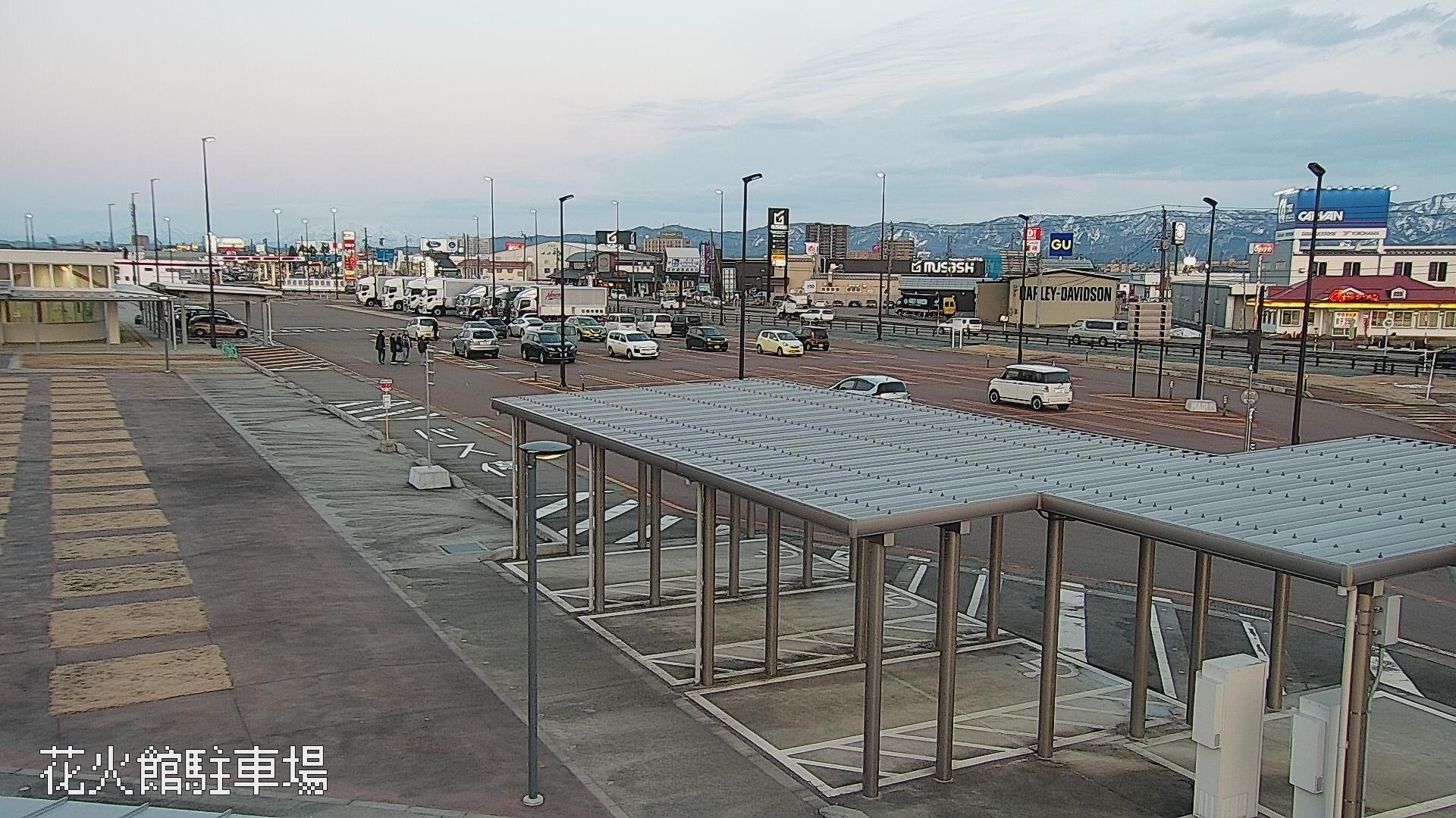 花火館駐車場