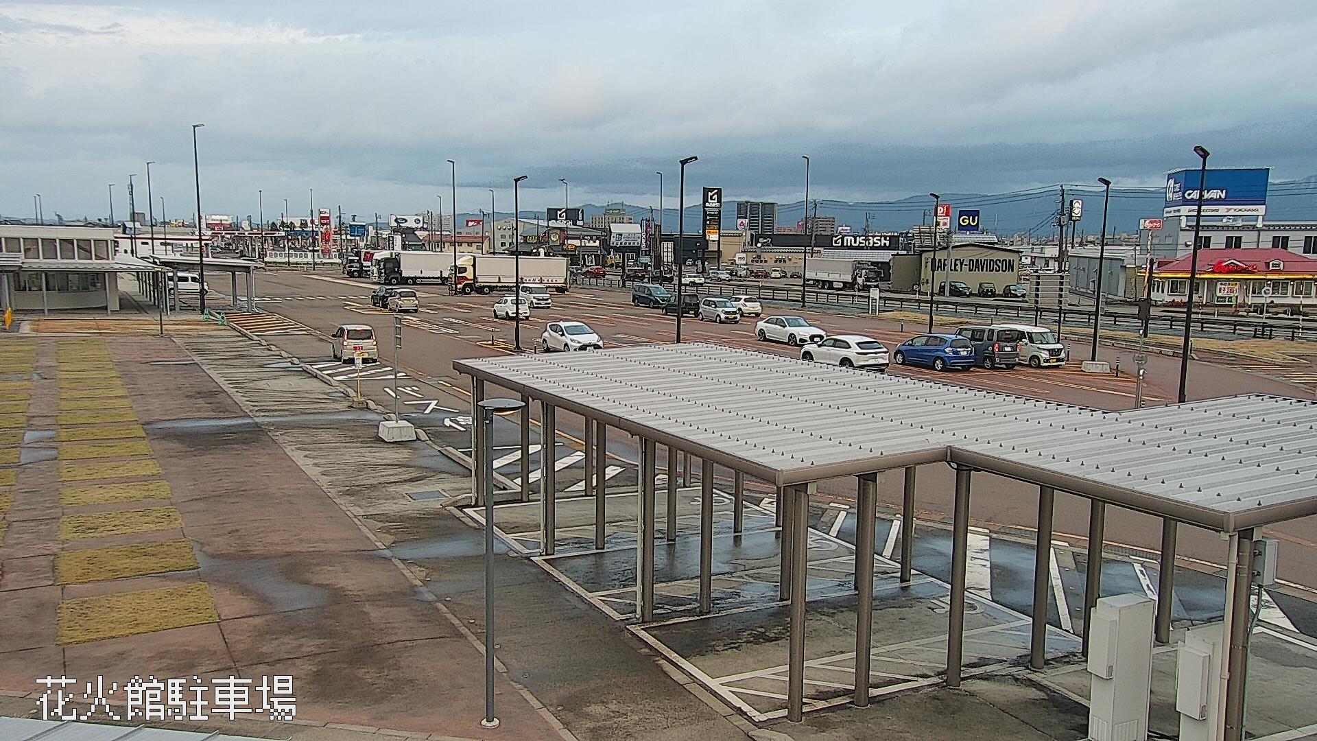 花火館駐車場