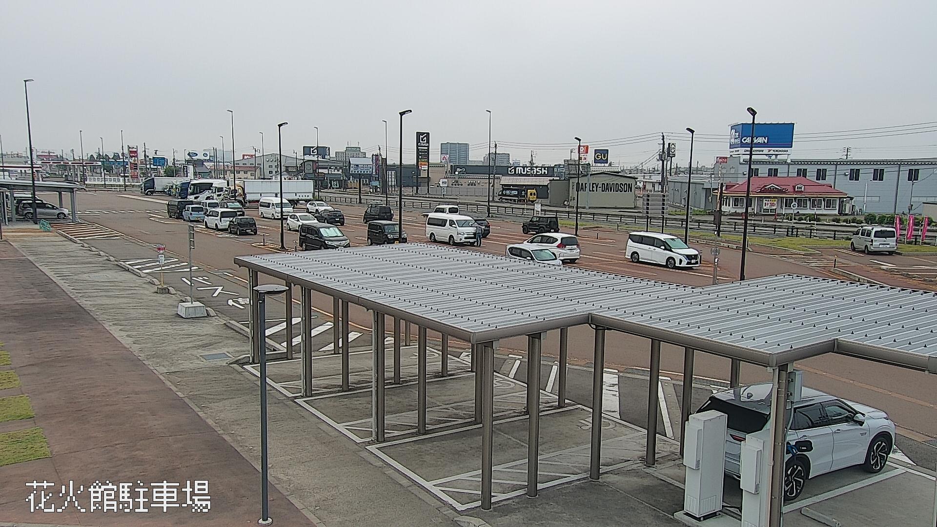 花火館駐車場