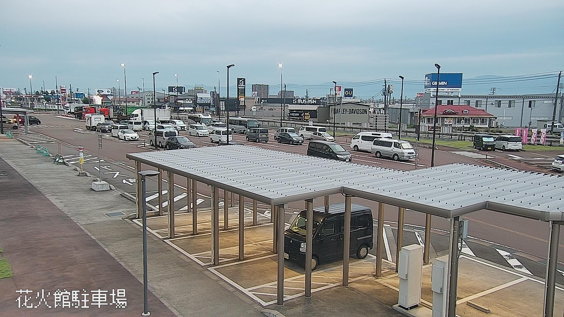 花火館駐車場