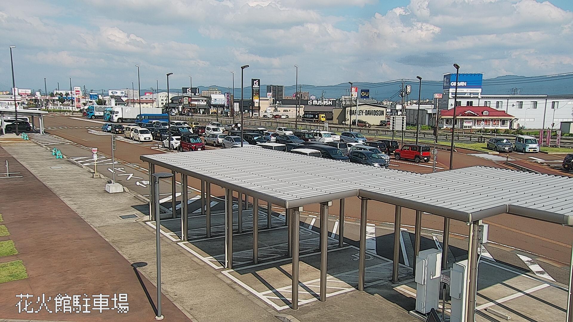 花火館駐車場