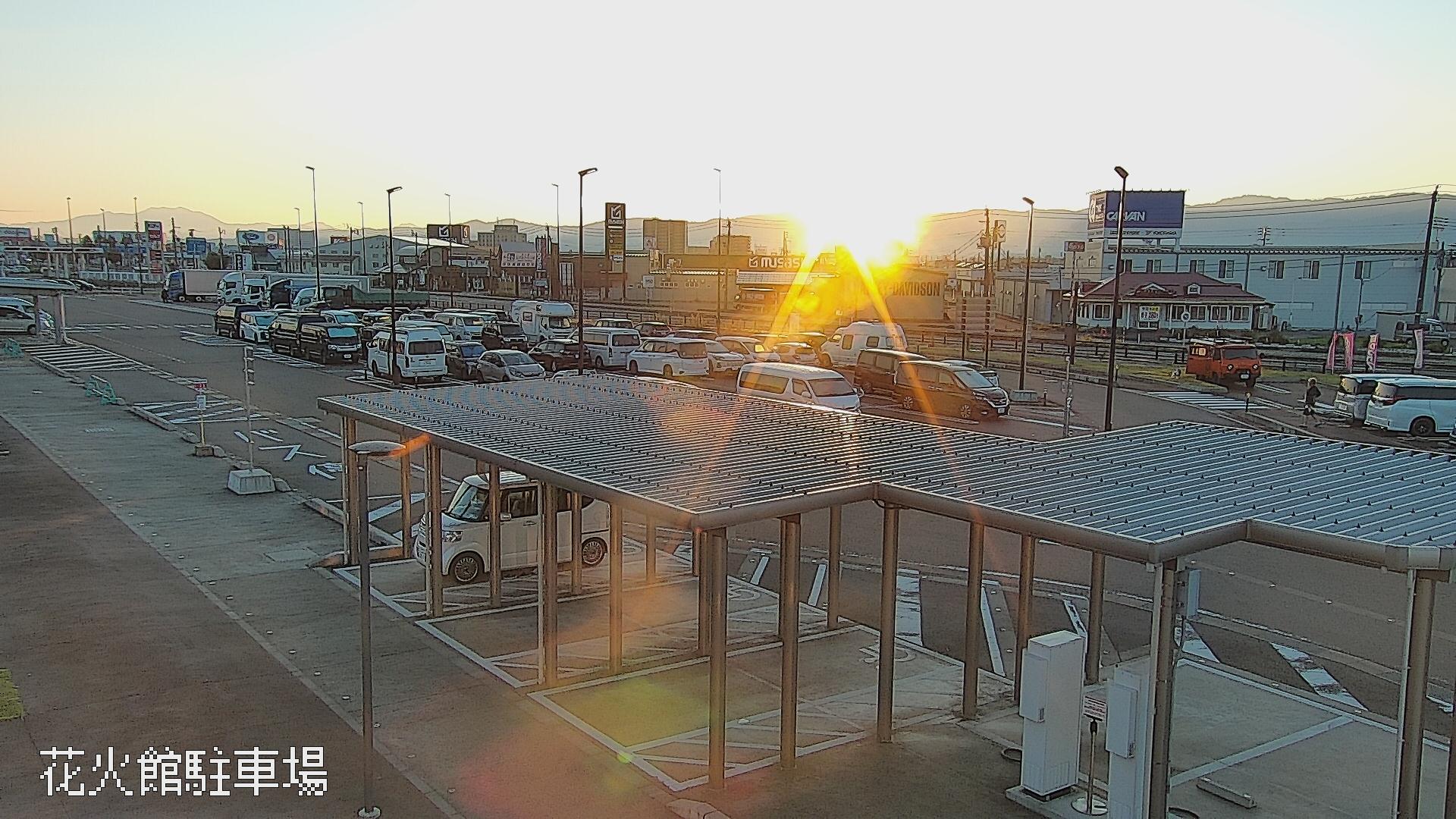 花火館駐車場